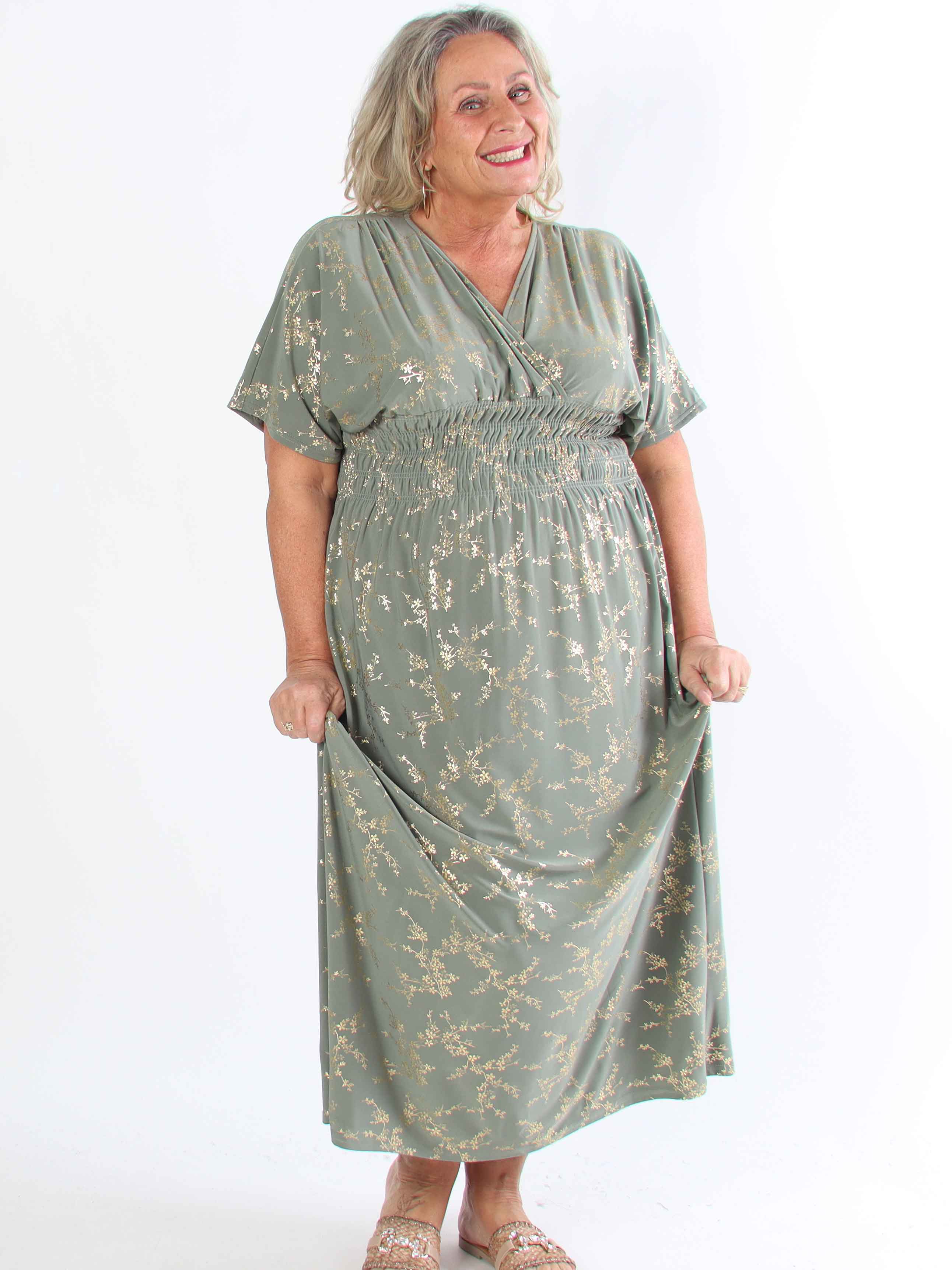 Pams Gold - Ensfarvet plus size kjole med gulddetaljer